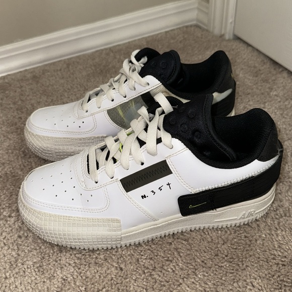 Air Force 1 Type GS 'White Black Volt' - Picture 2 of 3